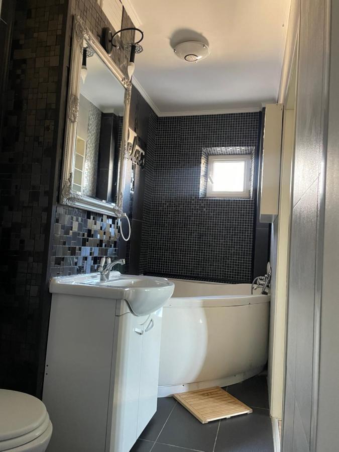 Apartament Cu 3 Dormitoare Jolie.M Διαμέρισμα Galaţi Εξωτερικό φωτογραφία